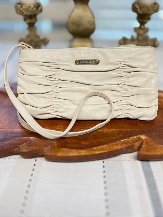 MICHAEL Michael Kors Handbags - MICHAEL Michael Kors, EUC, Cream Ruched Leather Crossbody, tags inside